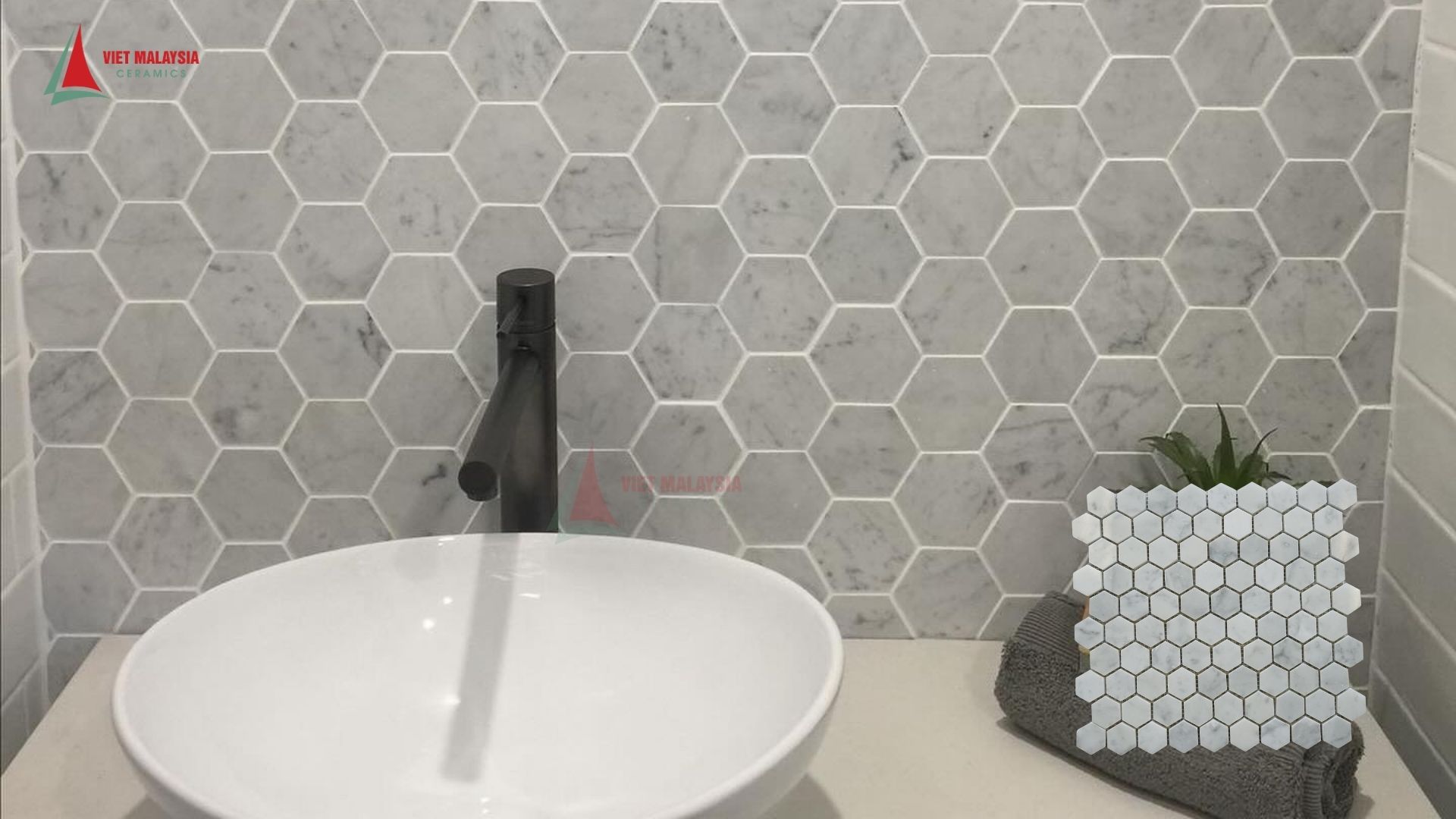 Tường phòng tắm lát gạch mosaic đá tự nhiên chống trơn - SH004